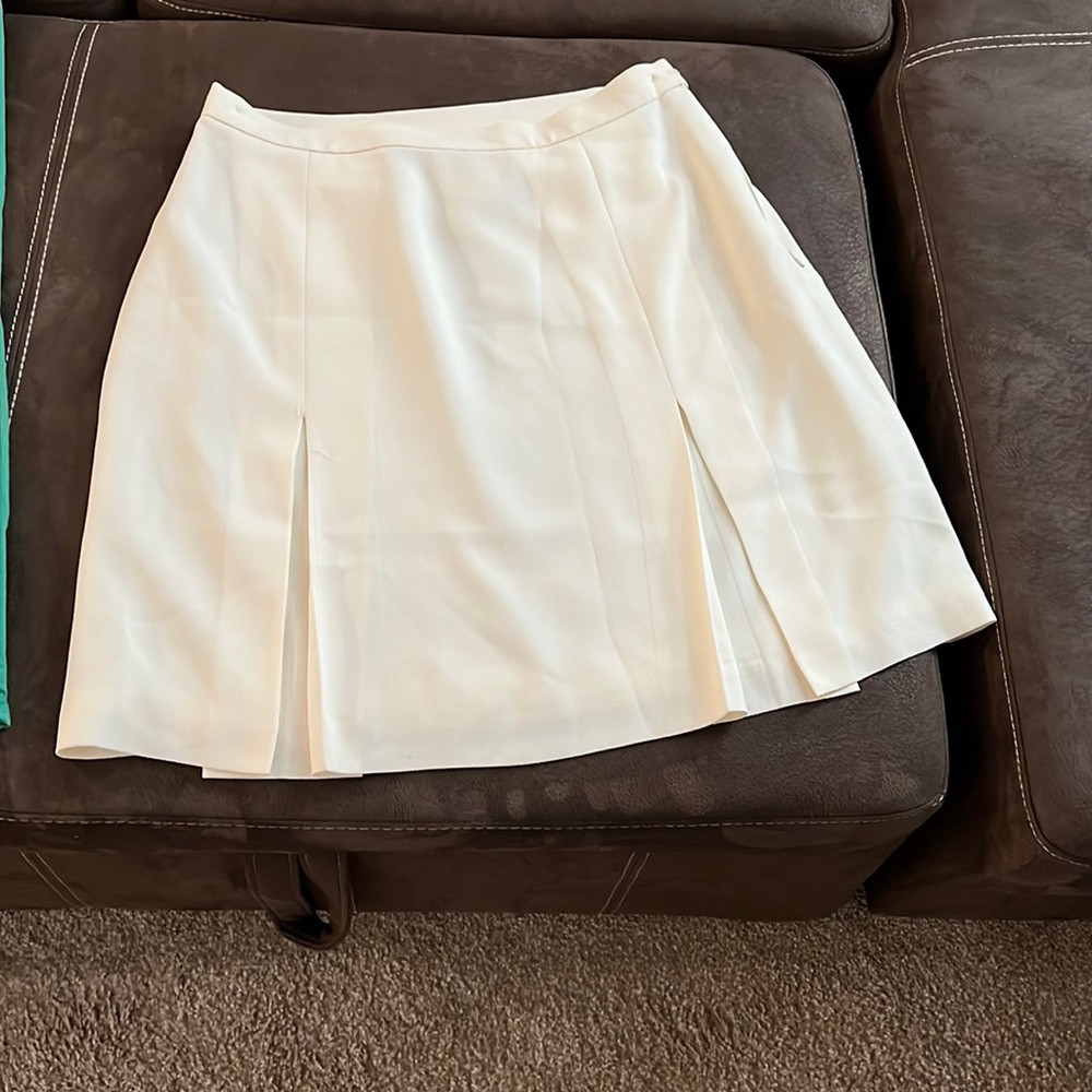 Jones of New York above the knee skirt